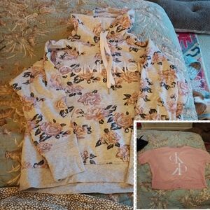Lot Of 2 Calvin Klein Tops Floral Hoodie/Croped Oversize Short Sleeve Top Sz Med